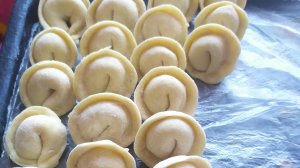 КАК ЛЕПИТЬ ПЕЛЬМЕНИ.   ДЛЯ МОЛОДОЙ ХОЗЯЙКИ.