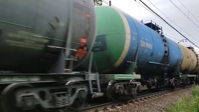 Железная дорога. Встречные поезда. ВЛ10К-1713/1508 и ВЛ11М-311/338А с грузовым поездами смотреть онлайн