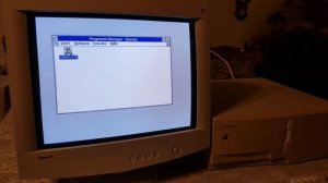 Vintage Hyundai Computer Starting Windows 3.1