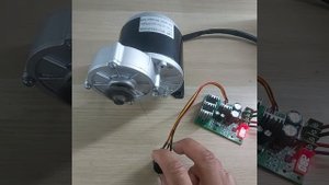 комплект электро мотор с аккумулятором для самоделок.