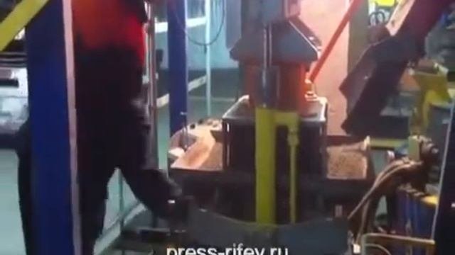 Вибропресс Кондор 1-300-ТБ (Производство брусчатки)