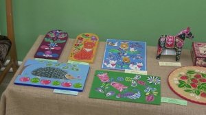 Роспись по дереву на выставке "Традиции и современность"