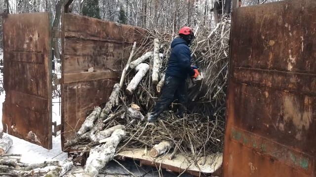 Грузим Ветки в контейнер 27м3 и сокращаем объём веток. Вывоз порубочных остатков. Спил деревьев.