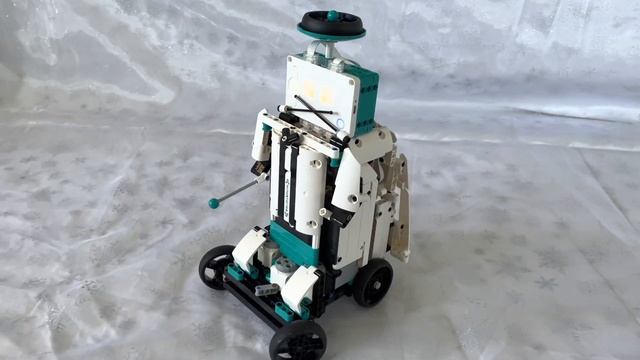 Presto - Lego 51515 Magician Robot Build