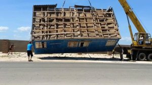 Дом подняли автокраном! 25-тонный "Ивановец"
