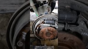 после прокачки педать тормоза проваливается