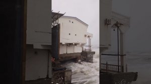 Крушение эллинга в Лоо. Шторм в Сочи. 27.11.2023