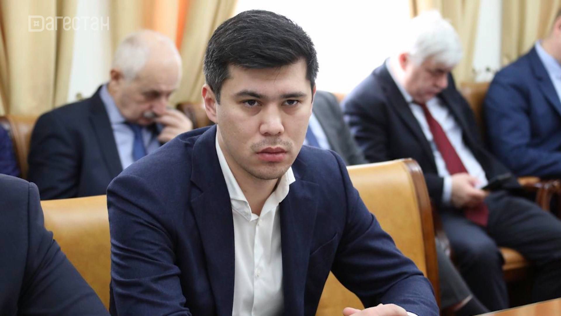 Бахтияр Уллаев утвержден в должности министра строительства и архитектуры РД