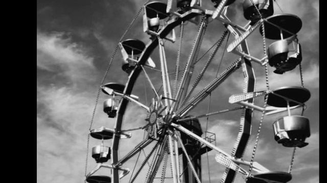 Карусель жизни. Эмоциональные качели цитаты. Мрачная карусель. Эмоциональные качели цитаты. Жизнь как карусель.