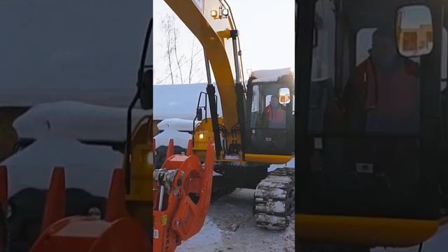 Жизнь мульчеристов / Экскаватор с граблями для лесных работ