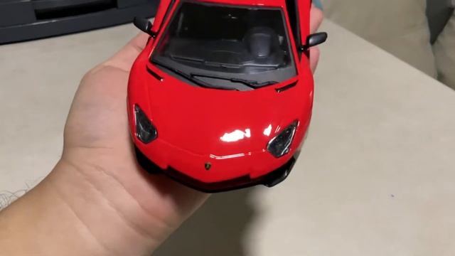Unboxing Lamborghini Aventador SV Coupe 1/24 смотреть онлайн
