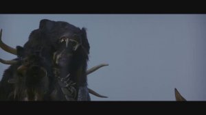 Отряд викингов прибывает помочь деревне, запуганной неизвестным врагом | фильм 13 воин