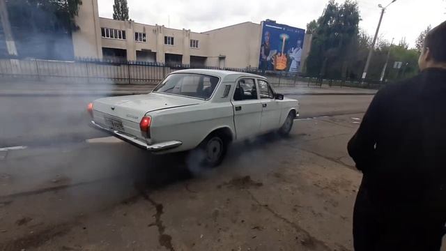 Газ 24 змз v8 бернаут