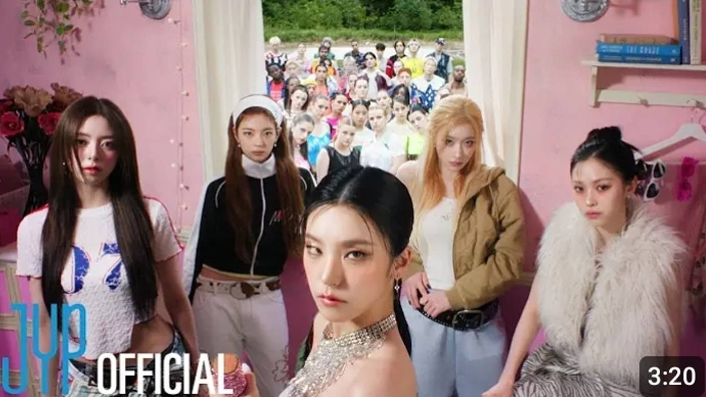 ITZY "GOLD" M/V