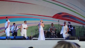 Полина Гагарина - Спектакль окончен (Ростов, День Железнодорожника, 3.08.2014)