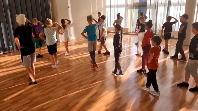 Choreography by Nebezzlikiy | TroyBoi - Mmmm | Popping Master Class | Flamingo Dance School смотреть онлайн