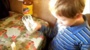 Эксперимент с водой, свечой и стаканом