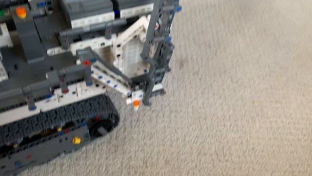 Lego Technic 42100 Liebherr Excavator Indoor Features Test смотреть онлайн