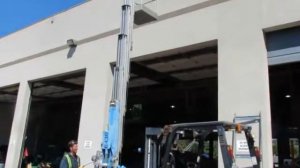 For Sale 2007 Genie AWP-40S 40' Electric Mast Lift Portable Man bidadoo.com