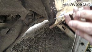 Ваз 2112 2110, день 2, зачистка, шпаклевка, покраска, устранение рижиков, готовая первая деталь