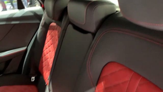 Jaguar E-Pace 2020 vs. Audi Q2 2020 смотреть онлайн