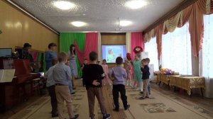 Танец "Самые большие слоники, самые маленькие гномики", старшая группа №11