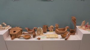 Резьба по дереву на выставке "Традиции и современность"