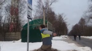 Упал, дарился, врезался в столб