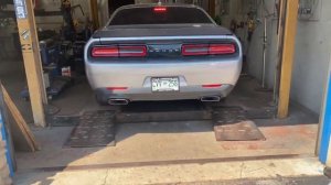 Dodge Challenger 6.4L HEMI Scat Pack: VIBRANT GLASS PACKS Vs DYNOMAX RACE BULLETS!