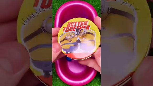 Замешивание конфеты в ванне с радужными кеглями смотреть онлайн