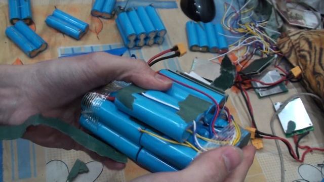 Почему взрываются и горят гироскутеры и электросамокаты смотреть онлайн