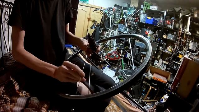 Сборка cпицовка колеса, как заспицевать колесо. How to assemble the bike wheel смотреть онлайн