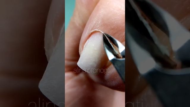Срез кутикулы |кусачки |#комбиманикюр #маникюрпошагово #маникюрногти#ногтивидео #обучение#videoshor