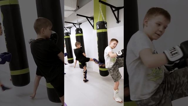 Кикбоксинг для детей в школе единоборств JIULAB смотреть онлайн