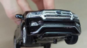 Toyota Land Cruiser 200 (III)'2015 V8. 1-32 от Miniauto.+