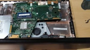 disassembly/smontaggio notebook ASUS x551m upgrade ram e ssd