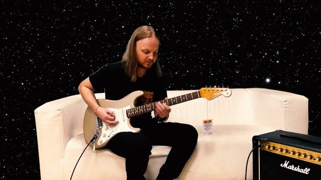 Fender Stratocaster AVRI '62 Shoreline Gold | GUITAR78 смотреть онлайн