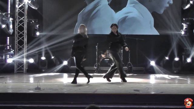 Aki no Yume 2024 Внеконкурс: J_Min_K – Red Lights смотреть онлайн