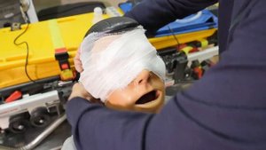 Первая помощь при травме глаза