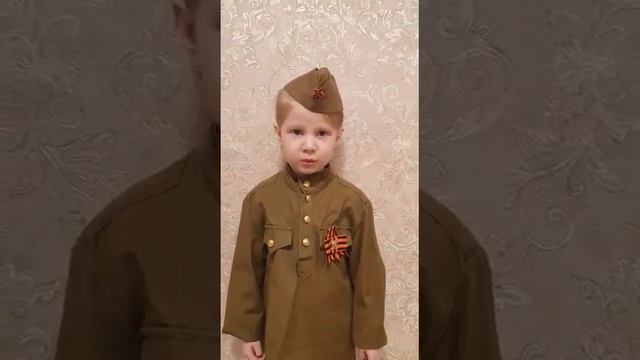 Строки, опалённые войной  Читает Варвара Махупова  д с  Алые пароуса