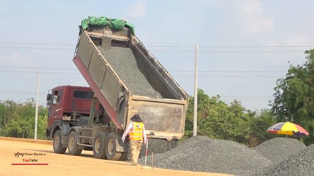 impressing dump truck fails & working heavy equipment смотреть онлайн