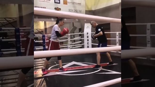 Серии #ударов на лапах 62 | #Бокс | #Тренировки по боксу смотреть онлайн