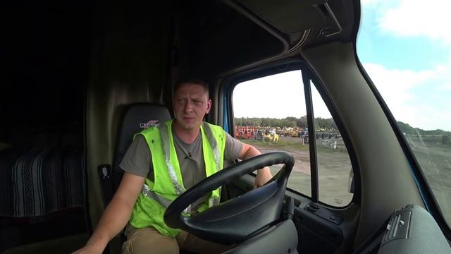 Разбили Прицеп Первый Рейс В Этом Году Дальнобой смотреть онлайн