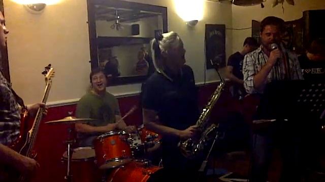 BOX DELUXE - Hotel California ska cover смотреть онлайн