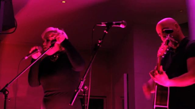 Elli Ingram - Mad Love - Live at Nobu Unplugged смотреть онлайн