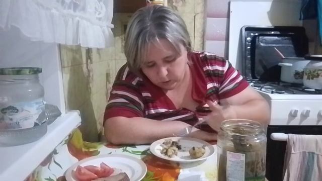 Мукбанг/Кабачковый рулет с грибной начинкой.