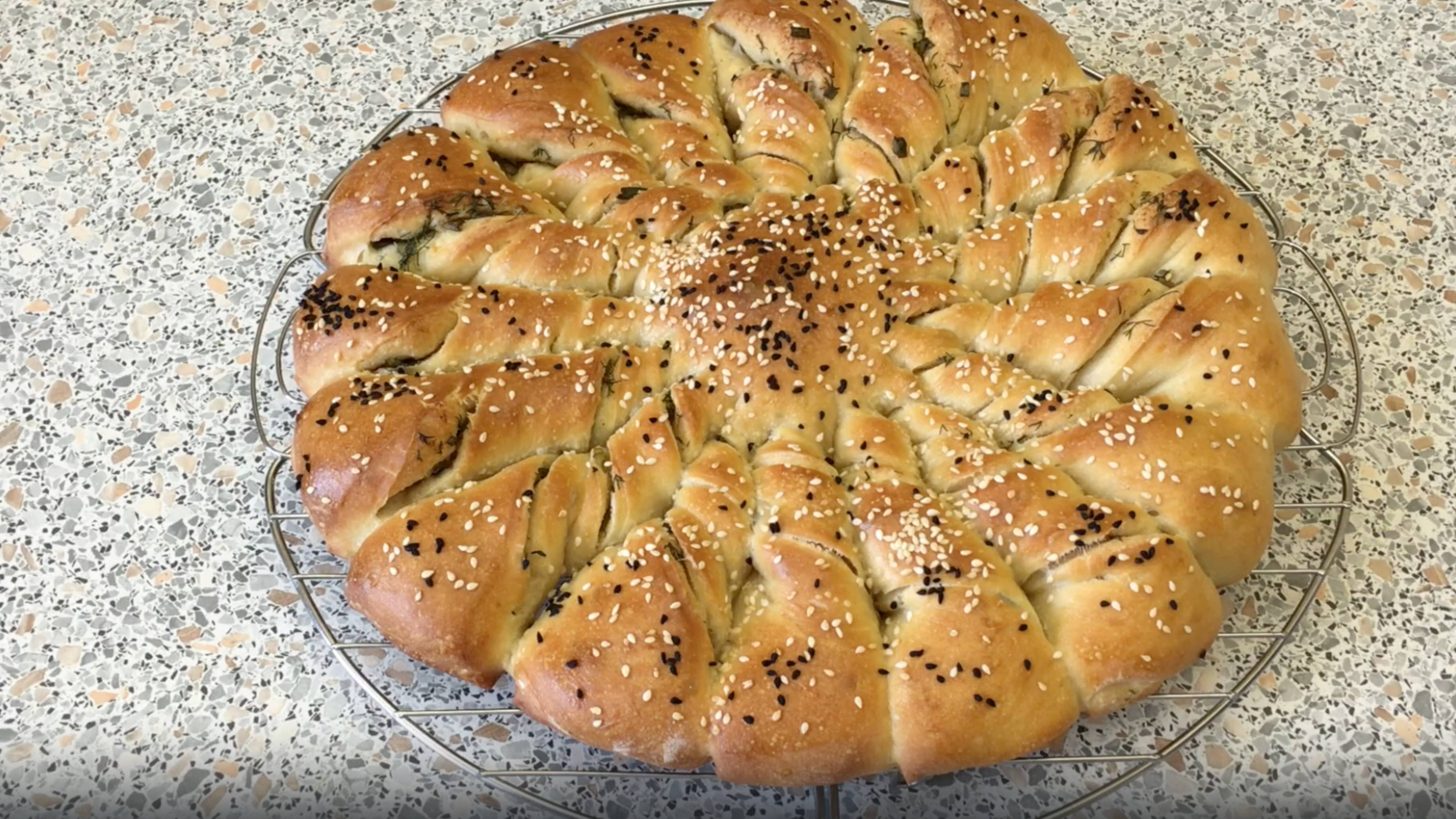 Чесночный хлеб на закваске