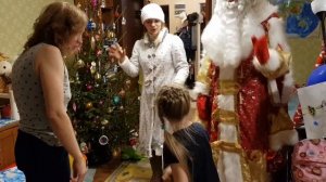 Дед Мороз пришёл в гости.