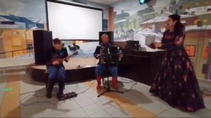 Вокалистка баянист и балалаечник - ТО «ШоуГрад» 8(911)921-52-62 Организация и проведения шоу СПб!