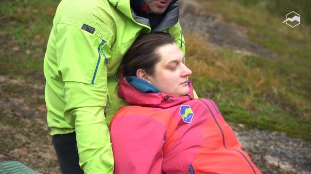 Экстренная транспортировка пострадавшего одним человеком.  Метод Раутека